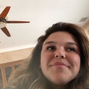 Meet your Posher, Makayla